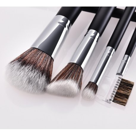 Black - Silver Brush Set - Zestaw 32 pędzli do makijażu