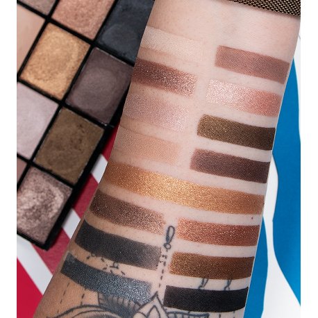 Makeup Revolution Reloaded - Smoky Neutrals - paleta 15 cieni do powiek Makeup Revolution Reloaded - Smoky Neutrals - paleta 15 cieni do powiek