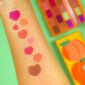 Makeup Revolution Tasty Palette - Peach - paleta cieni do powiek