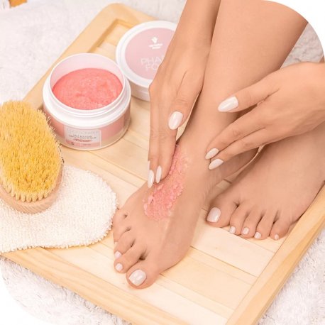 Pharm Foot Foot Scraper - Wygładzający peeling do stóp z olejkami 800 g