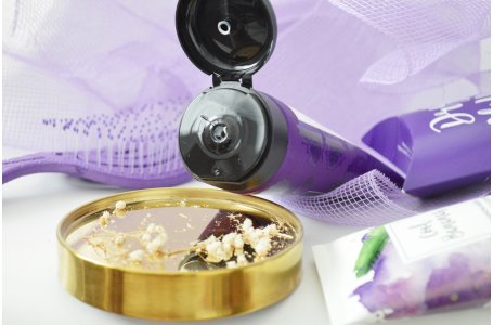 Jak szybko poprawić wygląd włosów przed imprezą? Bankietowa maska Nothing Sili