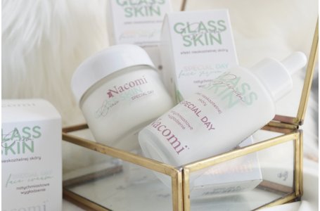 Jak uzyskać efekt Glass Skin? Cera jak tafla z Nacomi Glass Skin