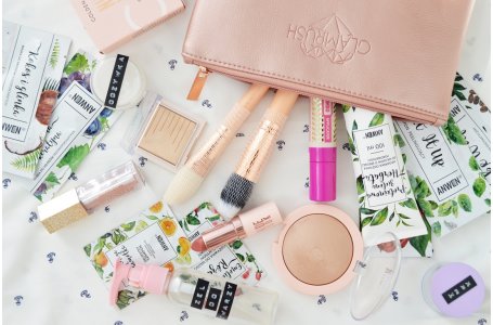 Jak spakować kosmetyczkę na wyjazd? 7 wskazówek, które to ułatwią!